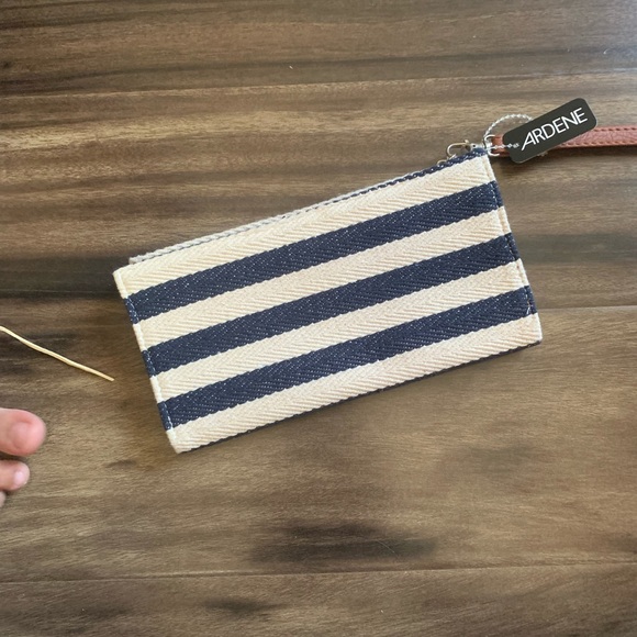 Wallet - Picture 2 of 4